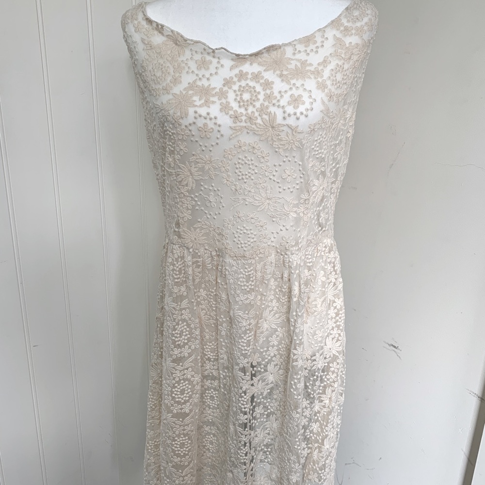 So pretty in lace dress.